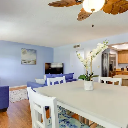 Idyllic Fort Pierce Retreat - Walk To Beach!